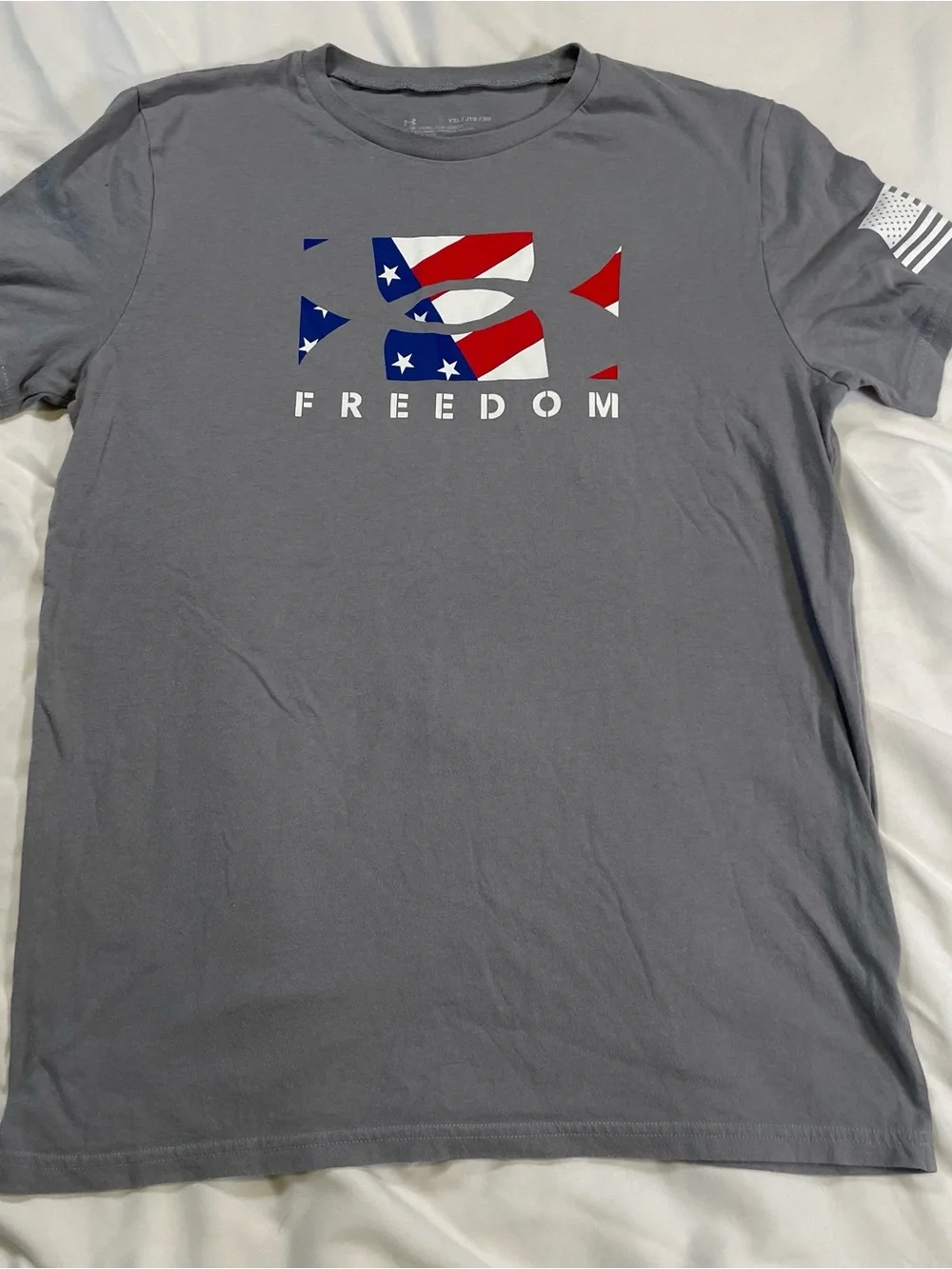Under Armour Freedom Boys YXL Gray Patriotic American Flag Graphic Tee Athletic